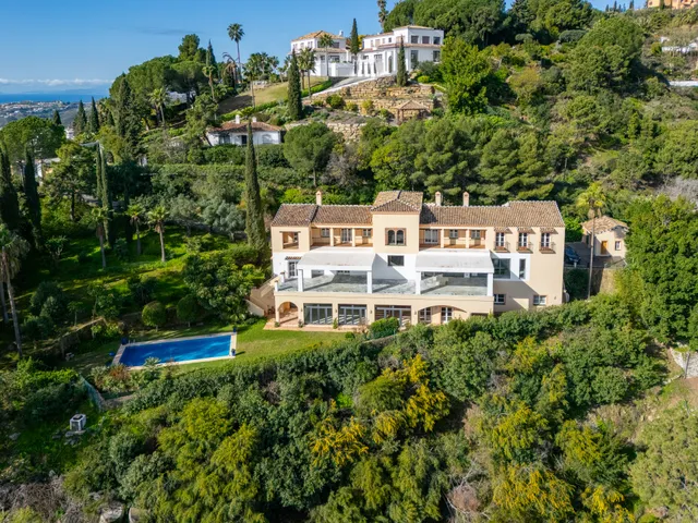 Villa in Benahavis, Malaga