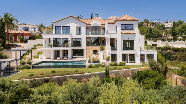 Villa in Benahavis, Malaga
