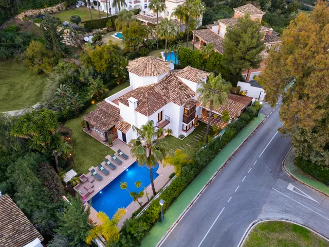 Villa in Benahavis, Malaga