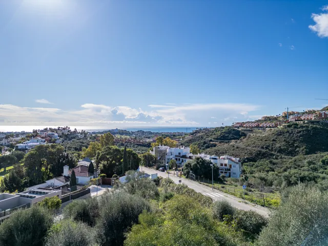 Plot in Benahavis, Malaga