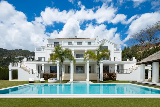 Villa in Benahavis, Malaga