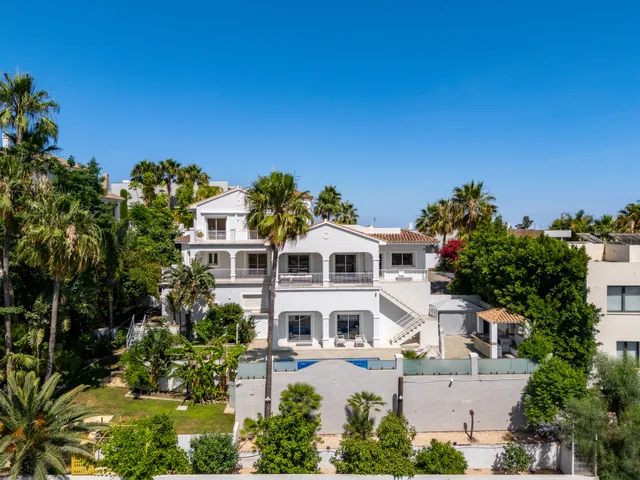 Villa in Benahavis, Malaga