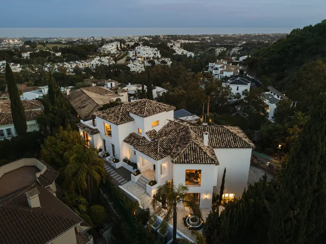 Villa in Benahavis, Malaga