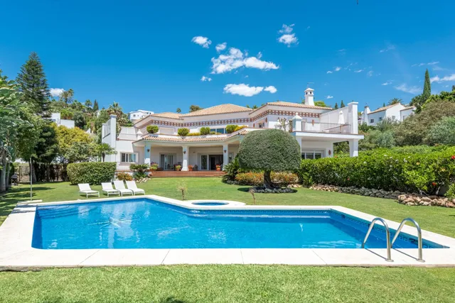 Villa in Benahavis, Malaga