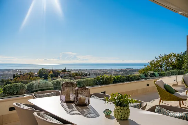 Apartment in Benahavis, Malaga