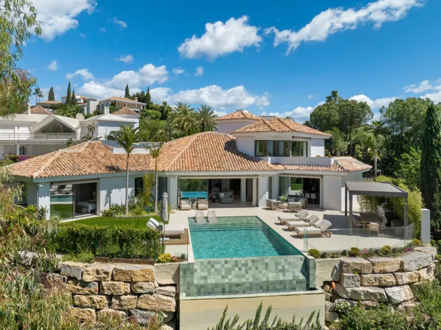 Villa in Benahavis, Malaga