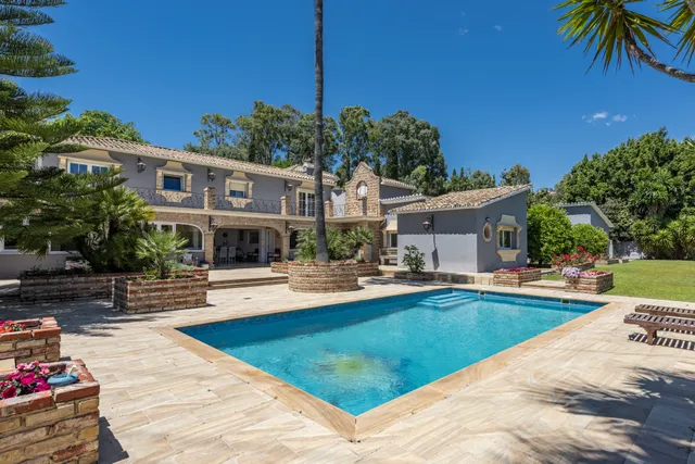 Villa in Benahavis, Malaga