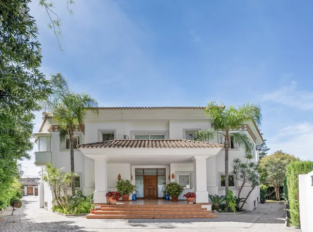 Villa in Benahavis, Malaga
