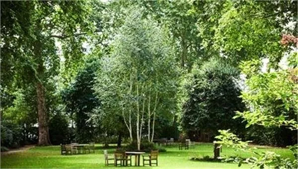 86-92, Kensington Gardens Square, Kensington, London