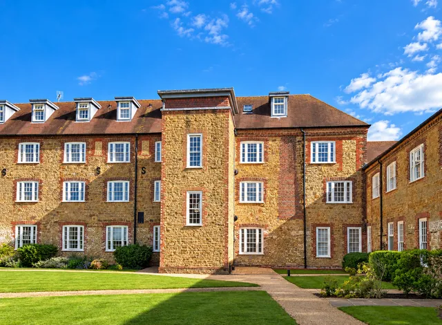 24 Budgenor Lodge Dodsley Lane, Midhurst GU29 0AD