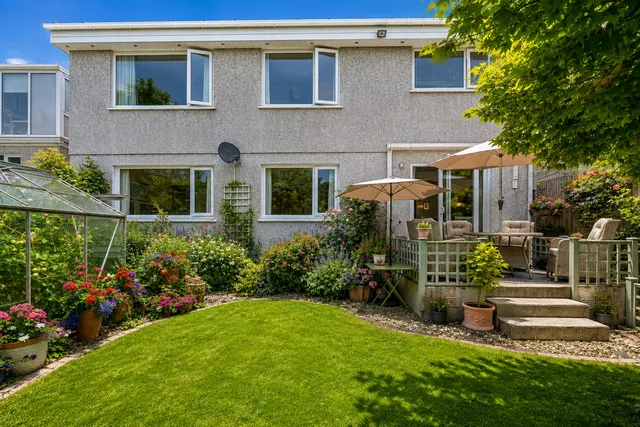 19 Turnavean Road, St. Austell PL25 5NX