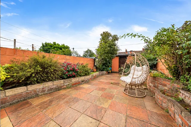 14 Downing Street, Chippenham SN14 0AA