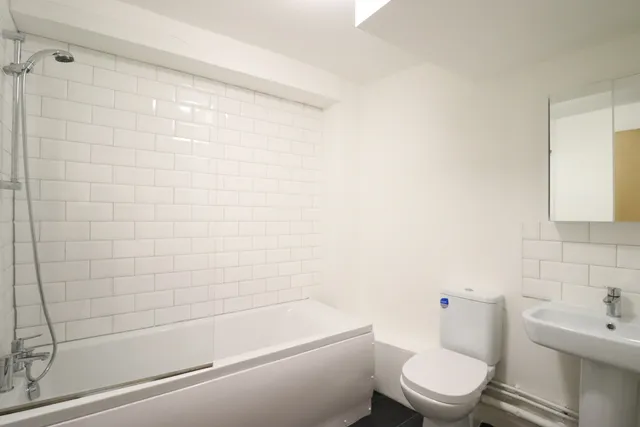 Flat 11, 95 Tudor Street, Cardiff CF11 6AA