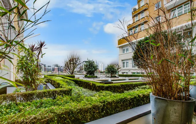 Spacious 1 Bedroom Apartment | Oyster Wharf | Pet-Friendly | Patio | Super Fast WiFi