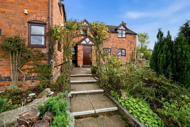 Becks Cottage Becks Lane, Burton-on-trent DE13 8RF