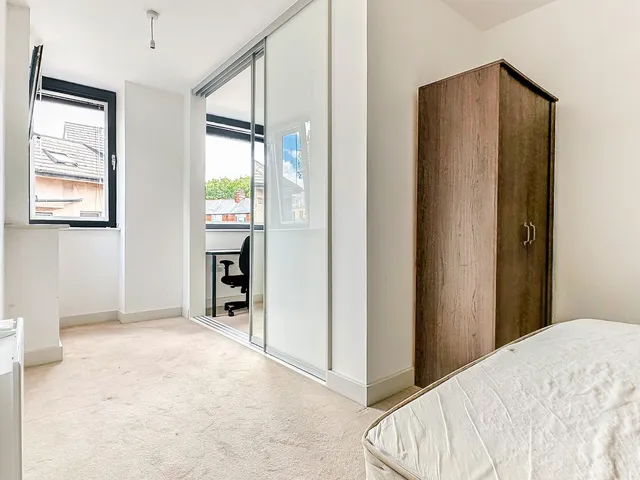 Flat 10, 310 Kings Road, Reading RG1 4FE