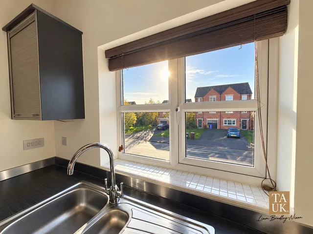 24 Kings Road, Manchester M34 5EP