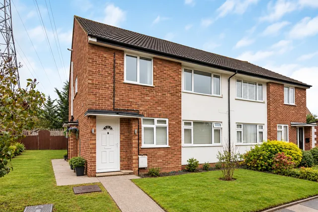 1 Esher Close, Bexley DA5 3LD