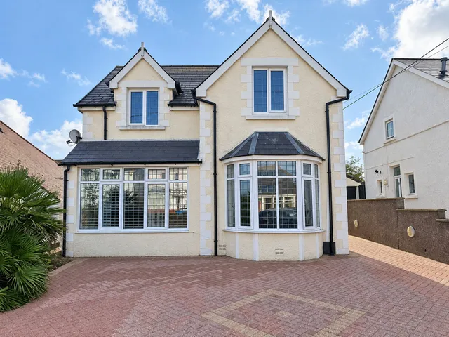 6 West Road, Porthcawl CF36 3SN