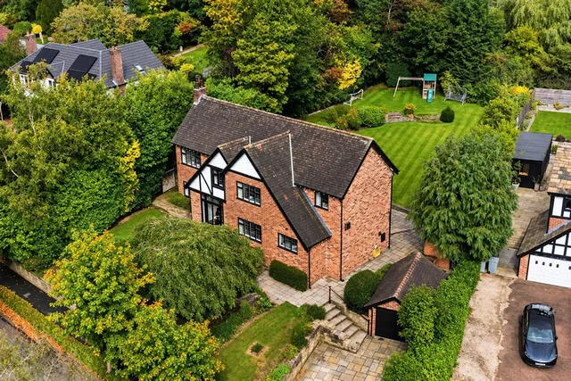 Broadoak 25 Park Road, Disley SK12 2NA