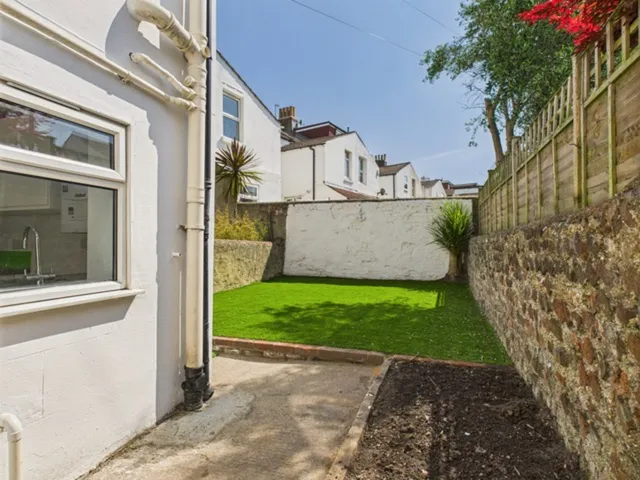 55 Church Road, Portslade BN41 1LB