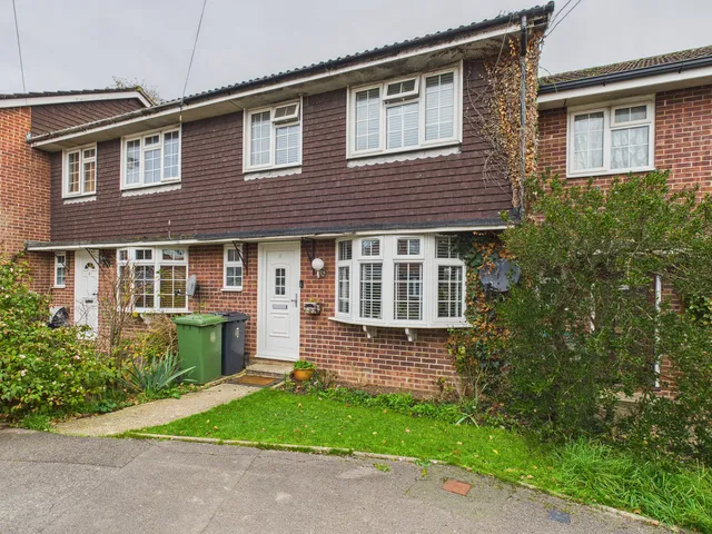 4 Royal Gardens, Rowlands Castle PO9 6ER