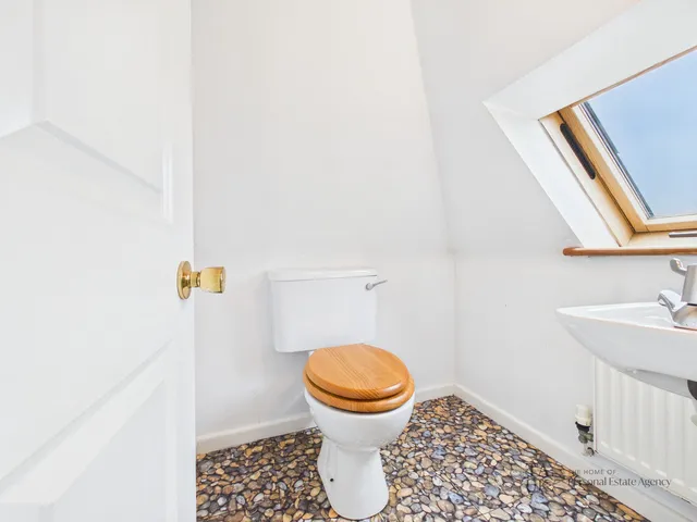 19 Castle Road, Rowlands Castle PO9 6AP