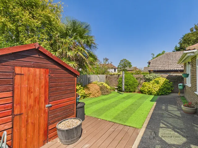 7b Sea View Road, Hayling Island PO11 9PD