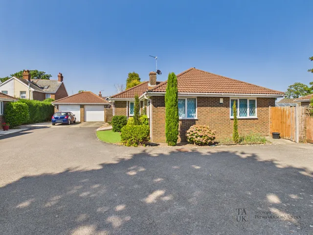 7b Sea View Road, Hayling Island PO11 9PD