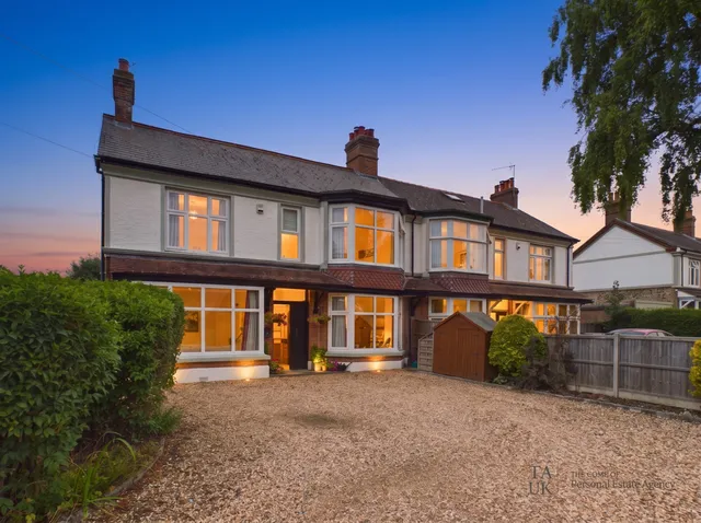 69 Bowes Hill, Rowlands Castle PO9 6BS