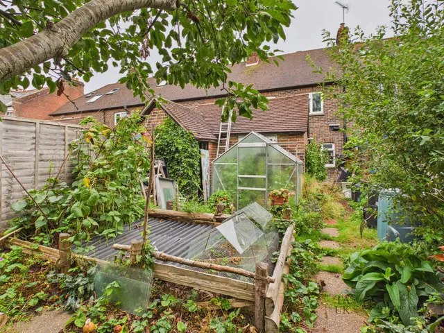 37 Castle Road, Rowlands Castle PO9 6AP