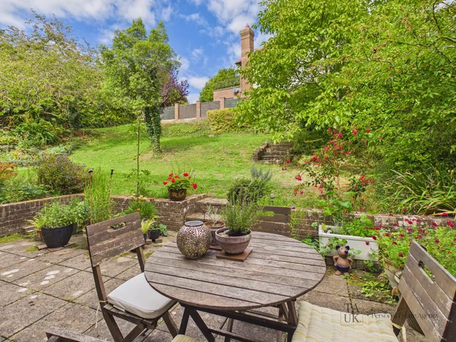 6 Spinnaker View, Bedhampton PO9 3JD