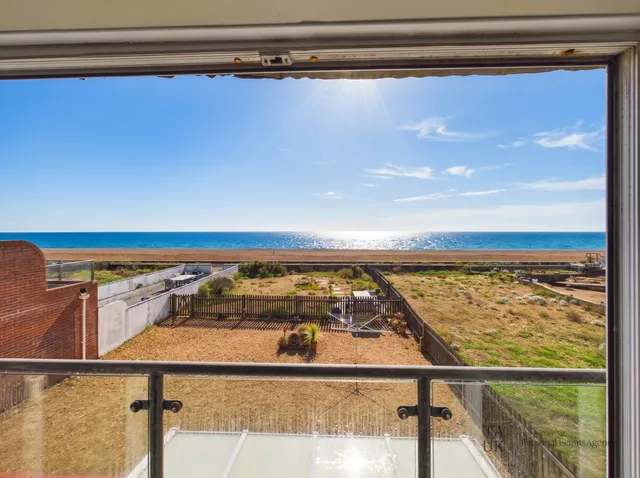 22a Bembridge Drive, Hayling Island PO11 9LU