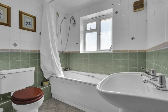 Newlands Spire Avenue, Whitstable CT5 3DS