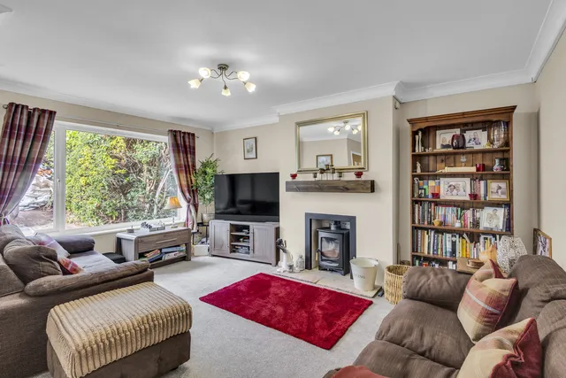 21 Heathfield Way, Canterbury CT4 6QH