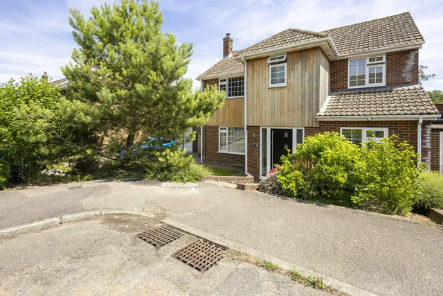 39 heathfield Way, Canterbury CT4 6QH