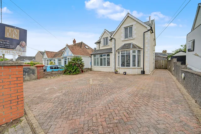 6 West Road, Porthcawl CF36 3SN