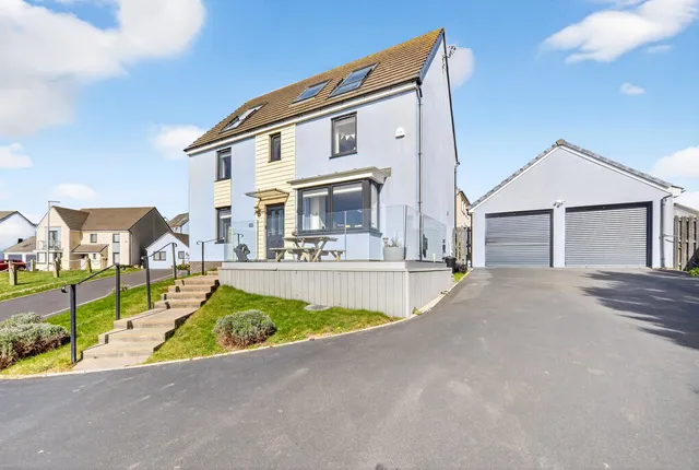 31 Channel View, Ogmore-by-sea CF32 0QB