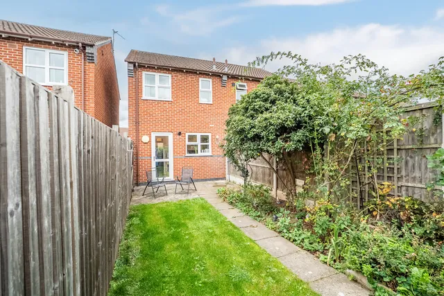49 Brendon Grove, Nottingham NG13 8TN