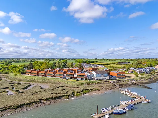 Kingsmans Farm Road, Hullbridge, Hockley