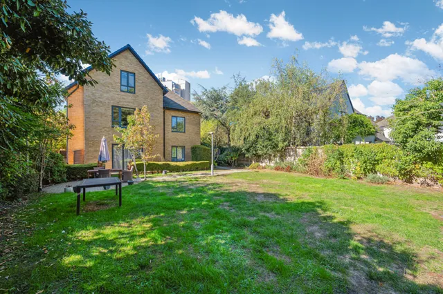 21 Clarence Avenue, London SW4 8LA