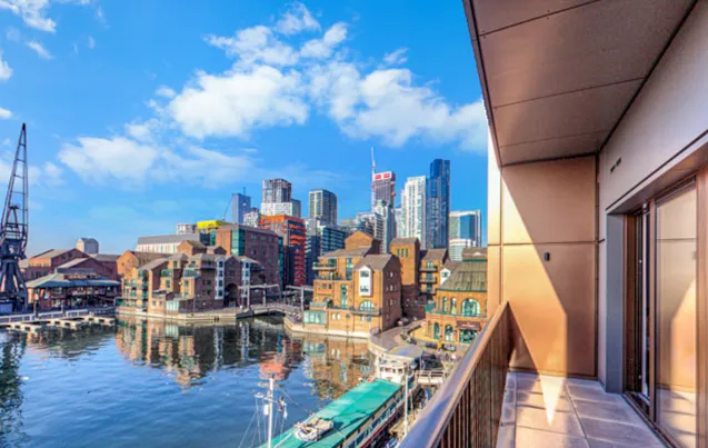 Luxury 2 Bedroom River View Apartment Near Canary Wharf | Pet-Friendly | Private Balcony