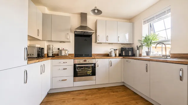5 Theobald Road, Frome BA11 4FP