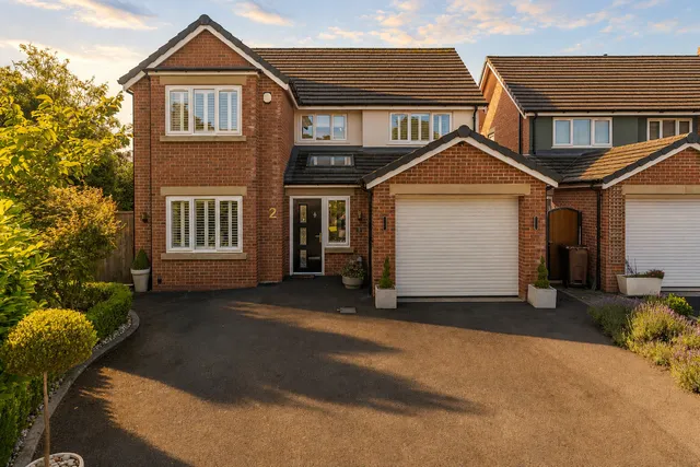 2 Charnwood Close, Burscough L40 7SZ