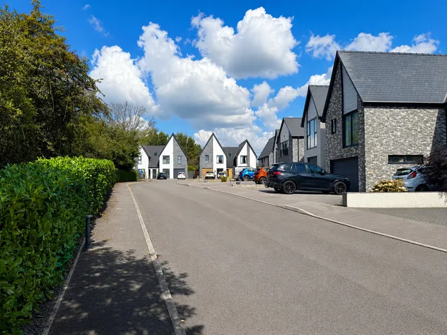 5 Laurel Court, Bridgend CF31 3YX