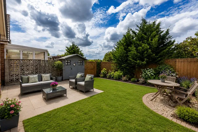 14 Barlow Drive North, Nottingham NG16 2RQ