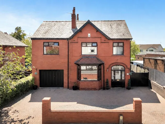 293 The Green, Chorley PR7 5TJ