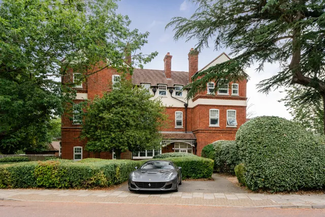 11 Acacia Way, Sidcup DA15 8WW