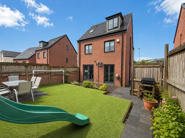 122 Mortimer Avenue, Cardiff CF3 6YF