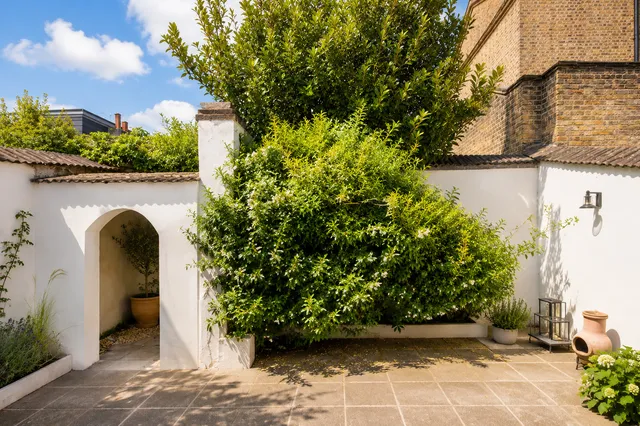 76 Fircroft Road, London SW17 7PW